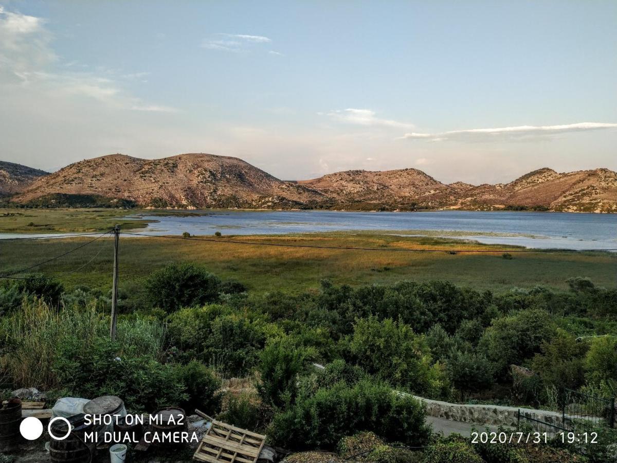 Holiday Home Haustor With Skadar Lake View Podgorica Buitenkant foto
