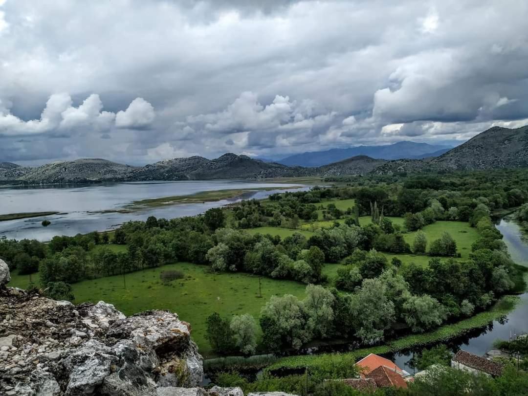 Holiday Home Haustor With Skadar Lake View Podgorica Buitenkant foto