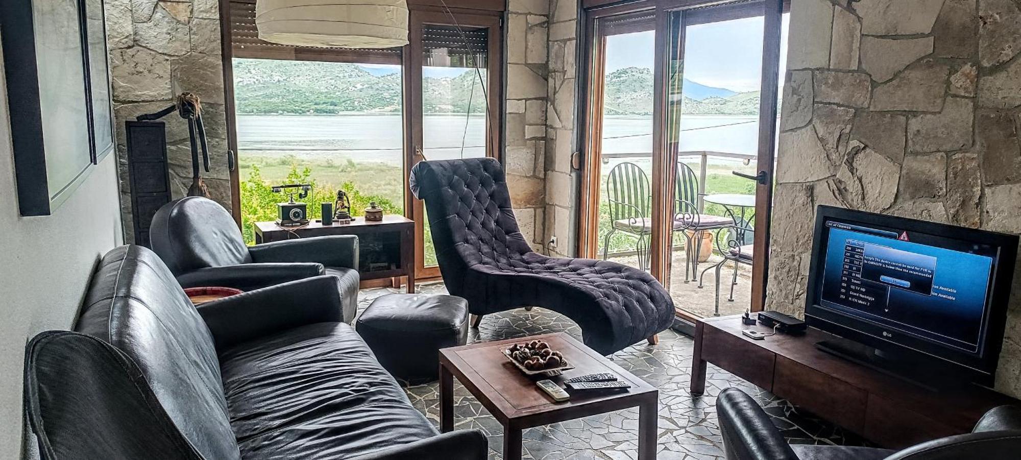 Holiday Home Haustor With Skadar Lake View Podgorica Buitenkant foto