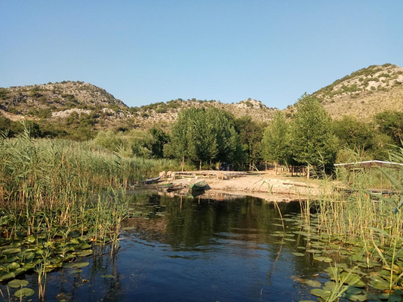 Holiday Home Haustor With Skadar Lake View Podgorica Buitenkant foto