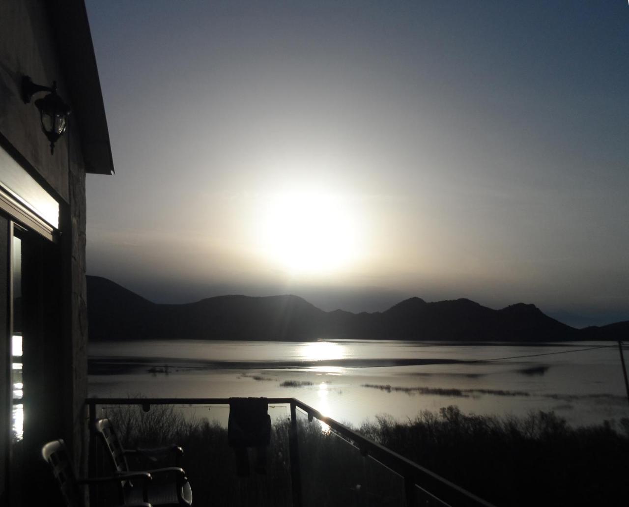 Holiday Home Haustor With Skadar Lake View Podgorica Buitenkant foto